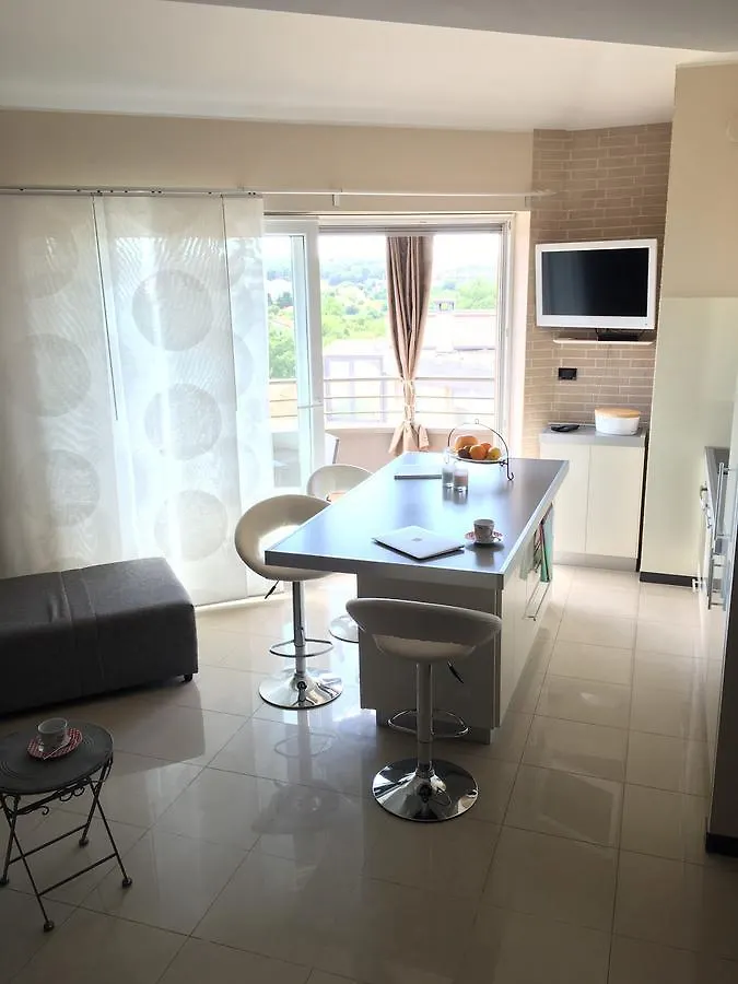 Loft Mit Blick Auf Pula Appartement 0*,  Kroatië